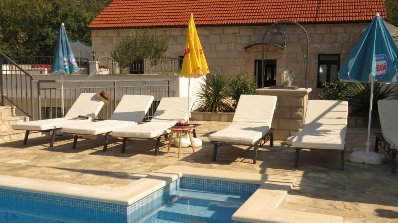 Villa Dvori Stipanovi With Heated Pool And Jacuzzi Donje Rascane Esterno foto