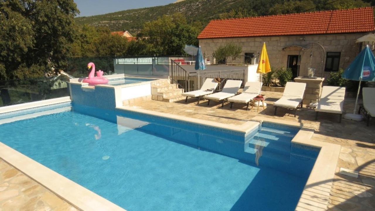 Villa Dvori Stipanovi With Heated Pool And Jacuzzi Donje Rascane Esterno foto