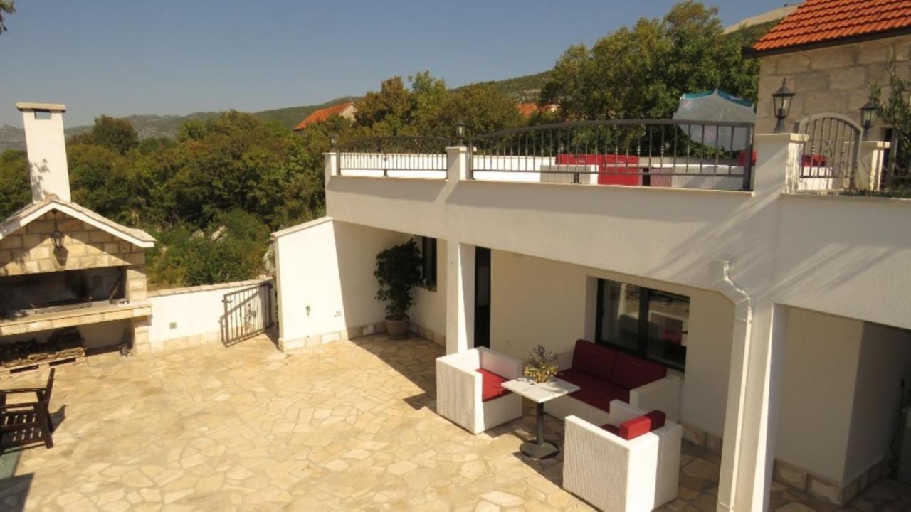 Villa Dvori Stipanovi With Heated Pool And Jacuzzi Donje Rascane Esterno foto