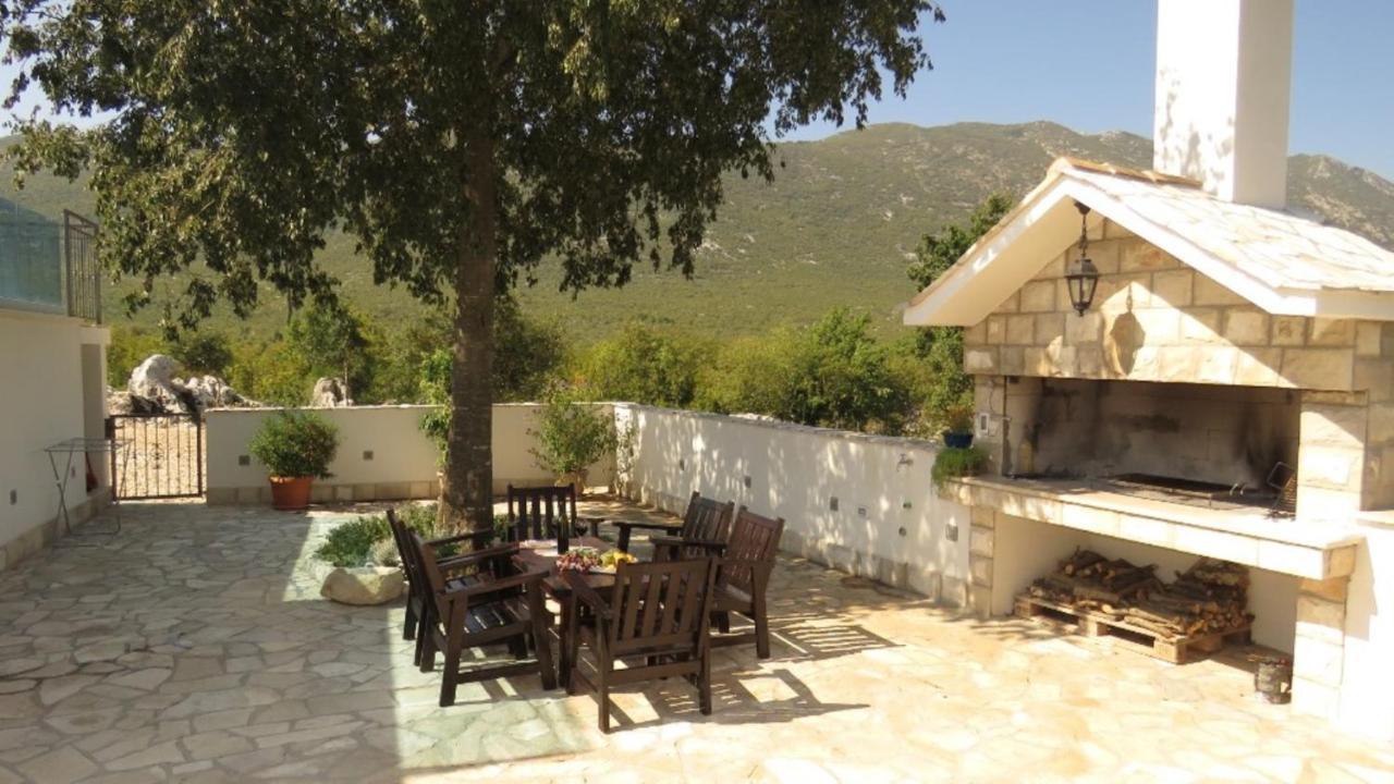 Villa Dvori Stipanovi With Heated Pool And Jacuzzi Donje Rascane Esterno foto