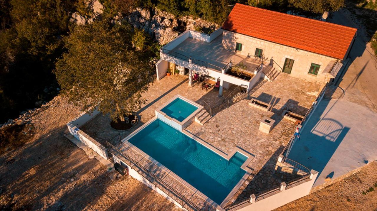 Villa Dvori Stipanovi With Heated Pool And Jacuzzi Donje Rascane Esterno foto
