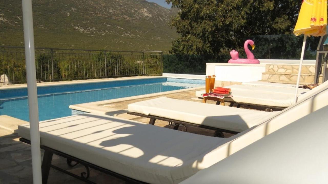 Villa Dvori Stipanovi With Heated Pool And Jacuzzi Donje Rascane Esterno foto