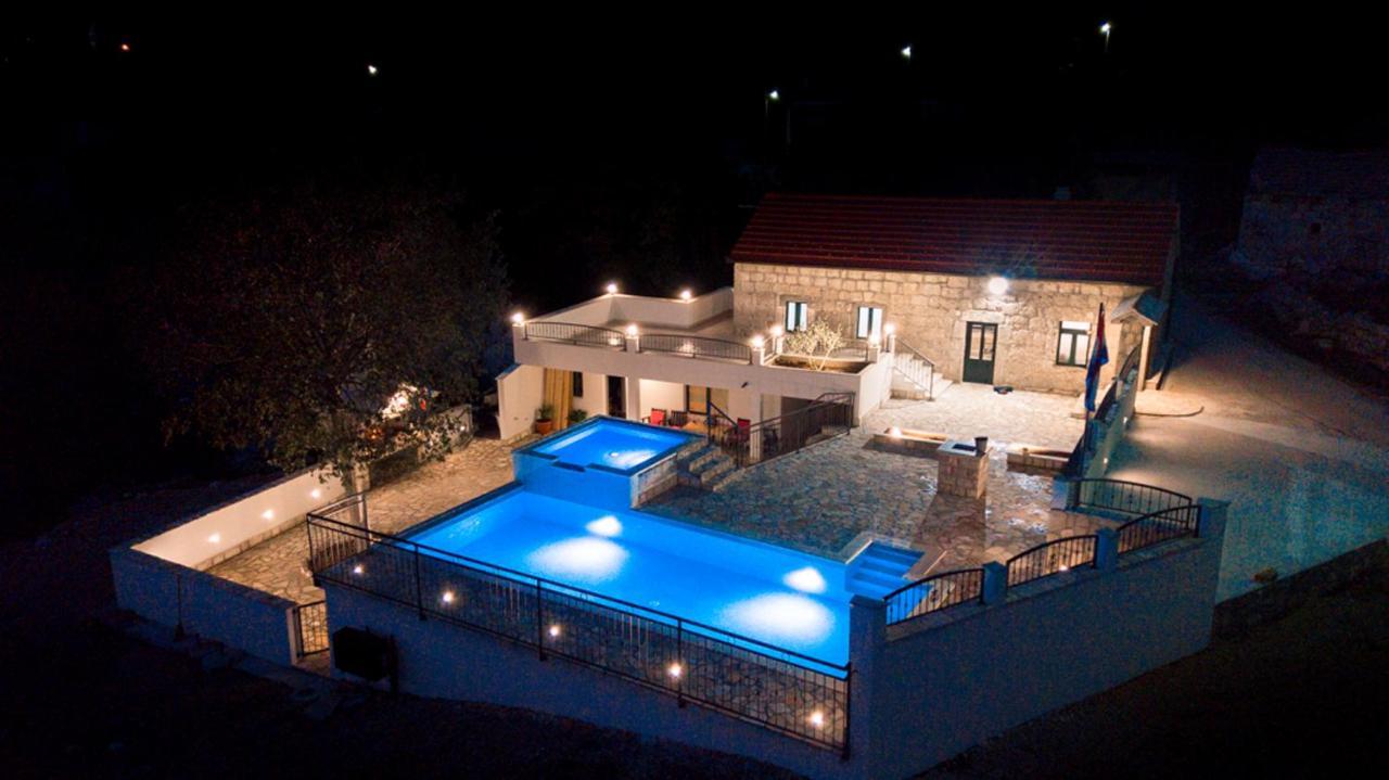 Villa Dvori Stipanovi With Heated Pool And Jacuzzi Donje Rascane Esterno foto