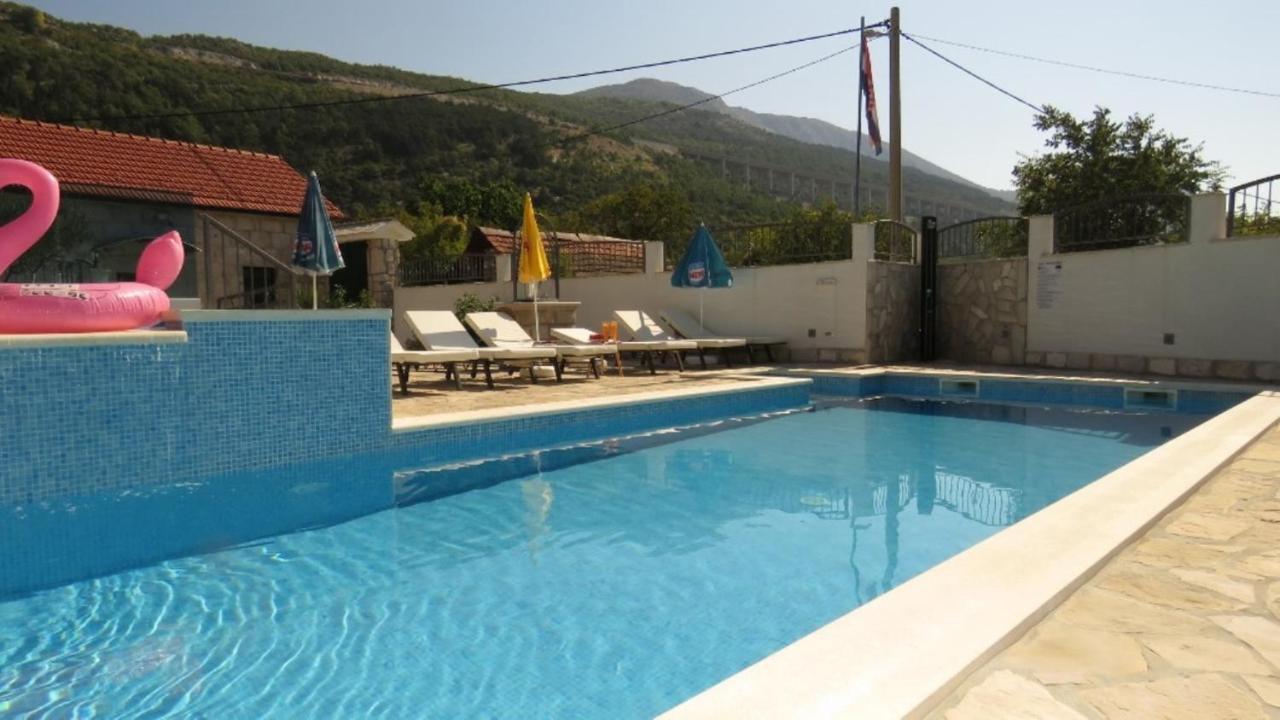 Villa Dvori Stipanovi With Heated Pool And Jacuzzi Donje Rascane Esterno foto