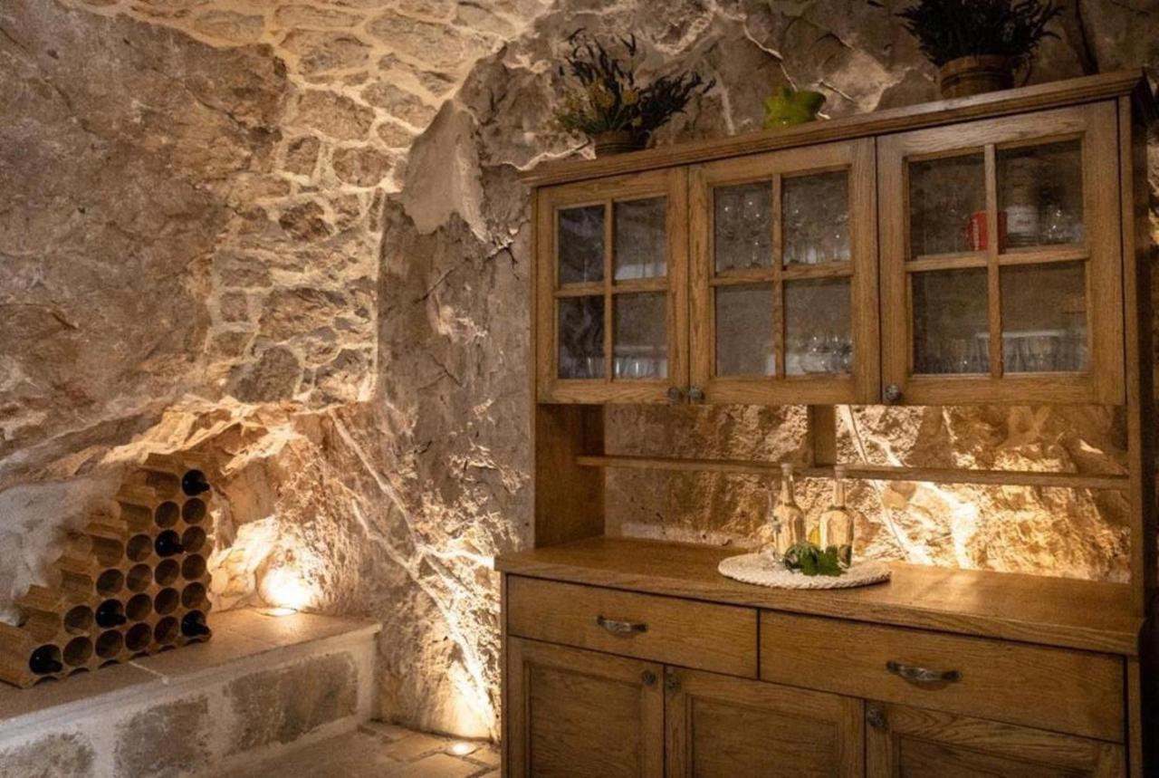 Villa Dvori Stipanovi With Heated Pool And Jacuzzi Donje Rascane Esterno foto