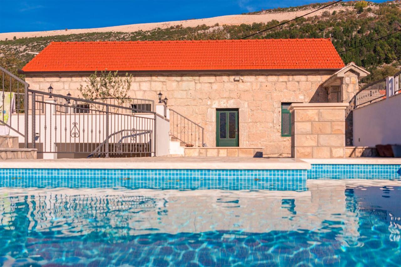 Villa Dvori Stipanovi With Heated Pool And Jacuzzi Donje Rascane Esterno foto