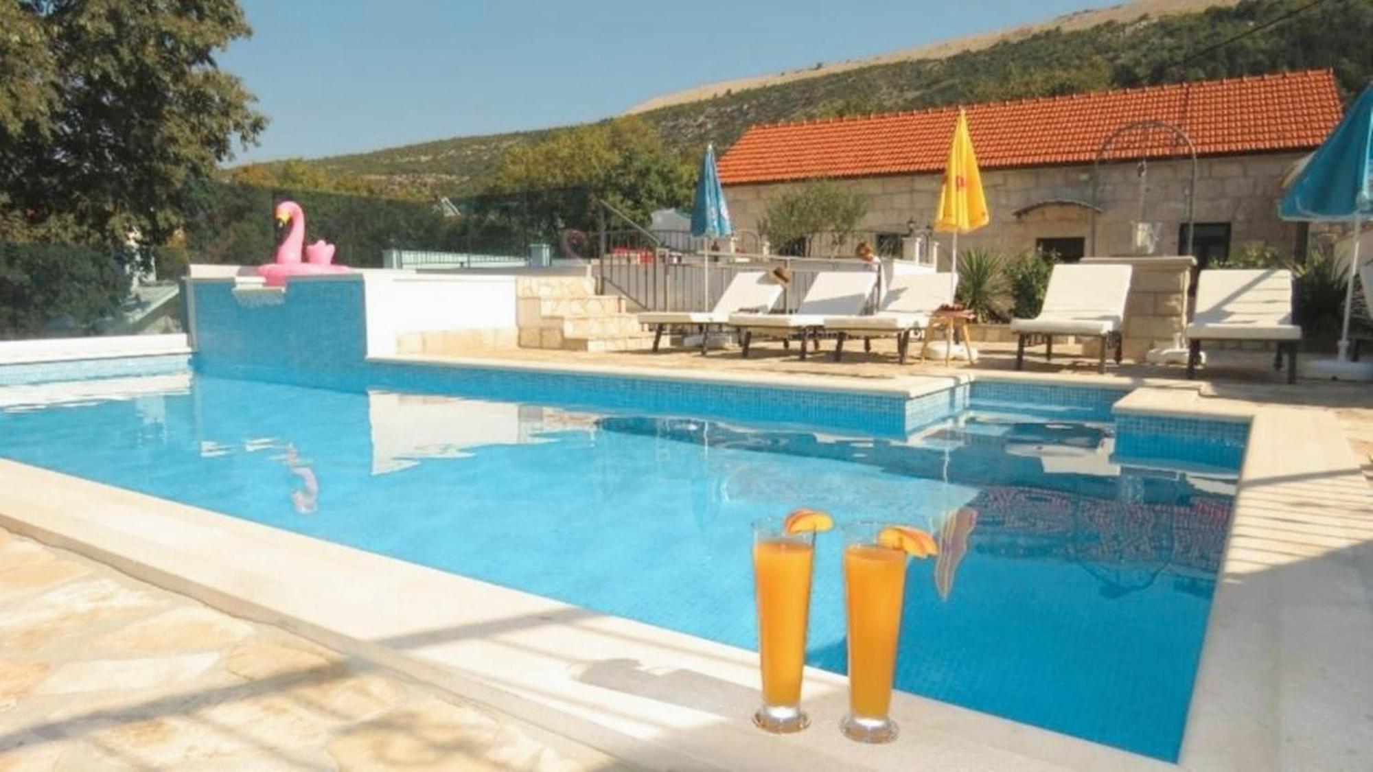 Villa Dvori Stipanovi With Heated Pool And Jacuzzi Donje Rascane Esterno foto